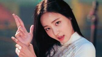 Momoland K Pop Girl Group Baam Yeonwoo Lee Da Bin