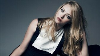 Seyfried Amanda Wallpaper