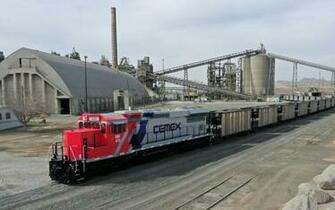 Cemex Usa Unveils Low Emission Locomotive At Victorville Cement Plant