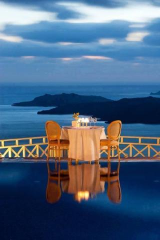 A Romantic Dinner Wallpaper For Your Mobile