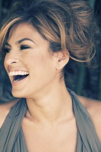 Happy Eva Mendes iPhone HD Wallpaper