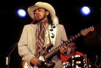Evoluci N Rock Bcdmusica Stevie Ray Vaughan