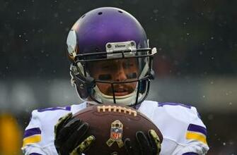 Vikings Wr Adam Thielen Working With Larry Fitzgerald