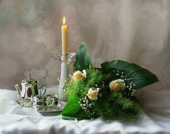 Candle And Roses Wallpaper