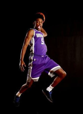 Vegas Odds Think De Aaron Fox Has A Shot At Winning Rookie Of The
