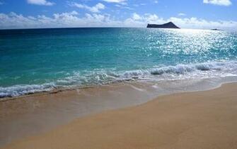 Seashore Of Wavees Wallpaper