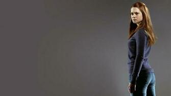 Bonnie Wright Wallpaper