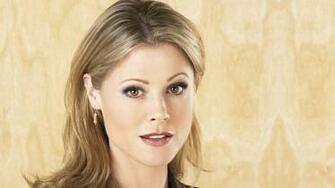 Julie Bowen Modern Family Wallpaper