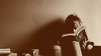 Women Reading Wallpaper Books