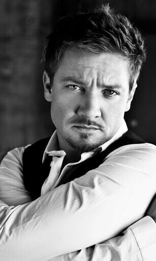 Bigger Jeremy Renner Wallpaper HD For Android Screenshot
