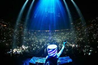 Marshmello Brings The Vibes To Anne Marie S Alarm Run
