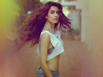 Sarah Jane Dias Hq Wallpaper