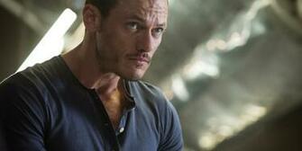 Luke Evans Wallpaper Ambwallpaper