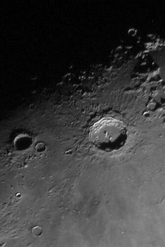 Moon Side Wallpaper For iPhone 4s