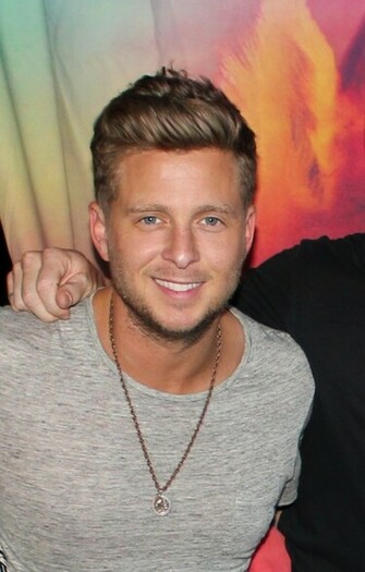 Ryan Tedder Weight Height Ethnicity Hair Color Eye
