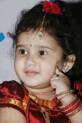 Cute Lovely Baby Girl Wallpaper