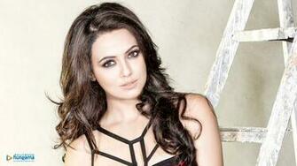 Sana Khan Wallpaper Bollywood Hungama