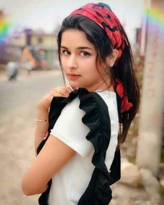 Avneet Kaur Beautiful HD Photoshoot Stills Mobile Wallpaper