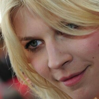Clemence Poesy Makeup Wide Wallpaper For Samsung
