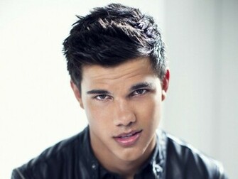 Taylor Lautner Shirtless Wallpaper