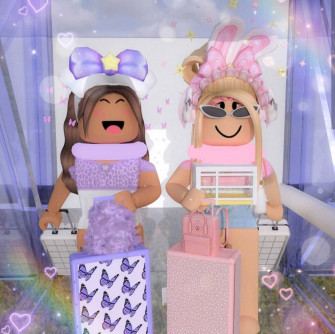 Aesthetic Roblox Girl Wallpaper