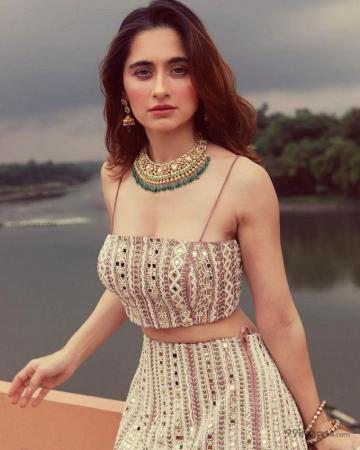 Sanjeeda Sheikh Image HD Photos 1080p Wallpaper