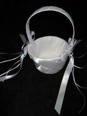 New Beautiful White Satin Bridal Costume Wedding Flower Girl Basket