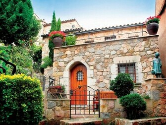 Beautiful Mediterranean Garden Wallpaper