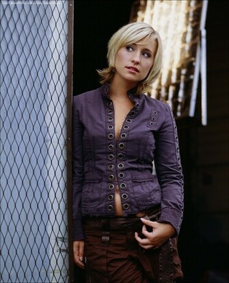 Allison Mack Wallpaper Best Pictures
