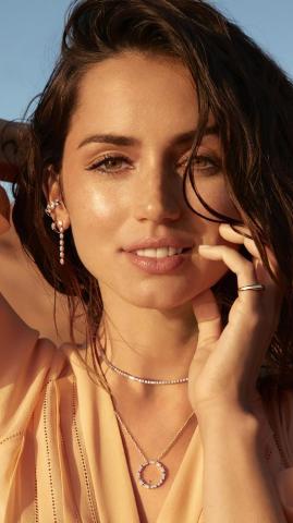Ana De Armas Smile Photoshoot HD 4k Wallpaper