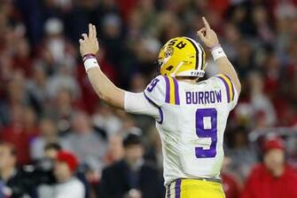 Lsu S Joe Burrow Takes Demanding Lead In Heisman Trophy Race