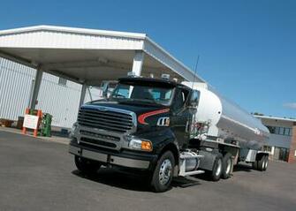 Semi Truck Desktop Wallpaper For