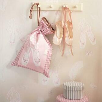 Wallpaper Ballet Shoes Dlit214020 Little Sanderson Abracazoo