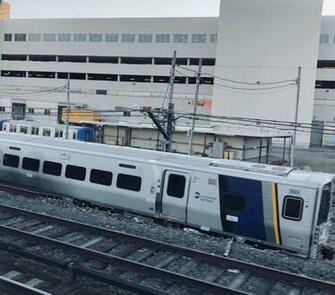 Lirr M9 With Path Pa5 In Background Yonkers Ny Nycrail
