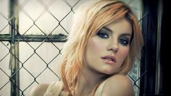 New Elisha Cuthbert Hot Model HD Photo Wallpaper Fashion Store