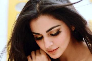 Shraddha Arya High Definition Wallpaper Baltana