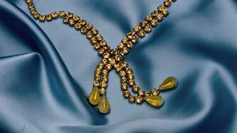Gold Necklace HD Wallpaper