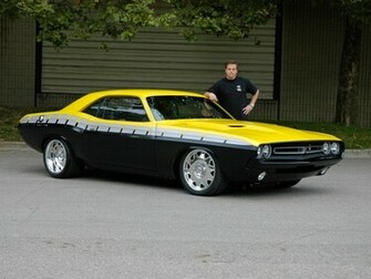 Foose Challenger Side Angle Chip Wallpaper