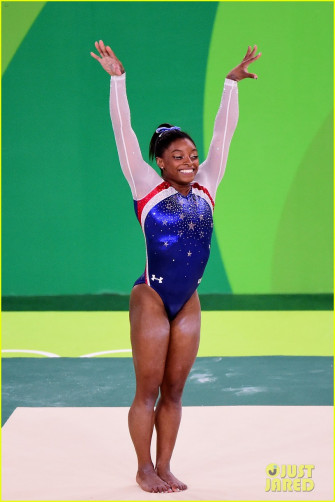 Watch Simone Biles Aly Raisman S Amazing Floor Routines At Rio