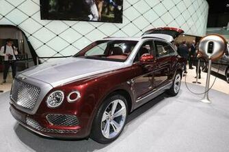 Bentley Bentayga Plug In Hybrid Debuts Geneva Live Image