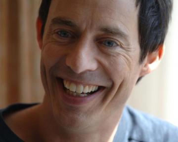 Tom Cavanagh Figures He S The Lucky Duck Star