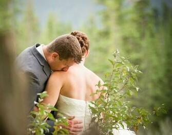 Bride Groom Wedding Couple Hug Wallpaper Dreamlovewallpaper