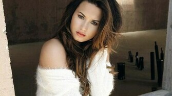 Demi Lovato Wallpaper HD
