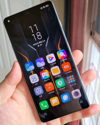 Xiaomi Redmi K40 Game Enhanced Edition Crisp Display Fotos De