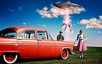 Retro Classic Advertising Sci Fi Humor Ufo Aliens Women Men Wallpaper