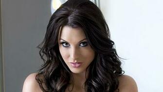 Sammy Braddy And Alice Goodwin Office Girls Wallpaper