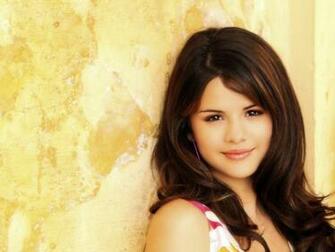 Beautiful Girl With Angelic Face HD Windows Wallpaper