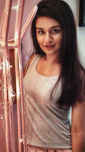 Avneet Kaur Wallpaper For Android Apk