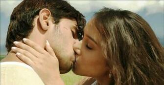 Ek Villain Hot Kissing Scene