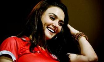 Preity Zinta HD Wallpaper Info